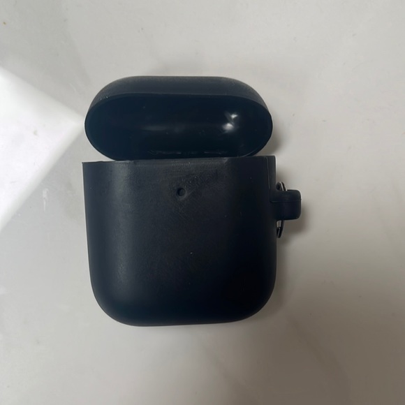 AirPod case - Picture 1 of 3
